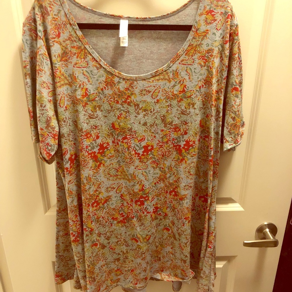 Floral print Perfect T, Lularoe EUC